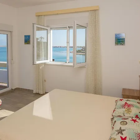 Apartment Gorgeous In With House Sea View *